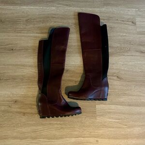 Sorel burgundy boots